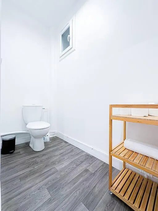 6pers-balcony-paris 12-hopital Trousseau Daire *